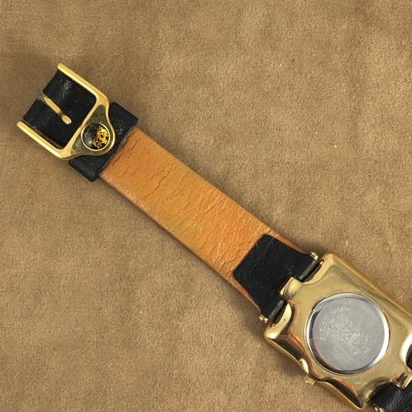 SOLD. Vintage Paolo Gucci Gold Tone Watch Navy Strap - Picture 5 of 8